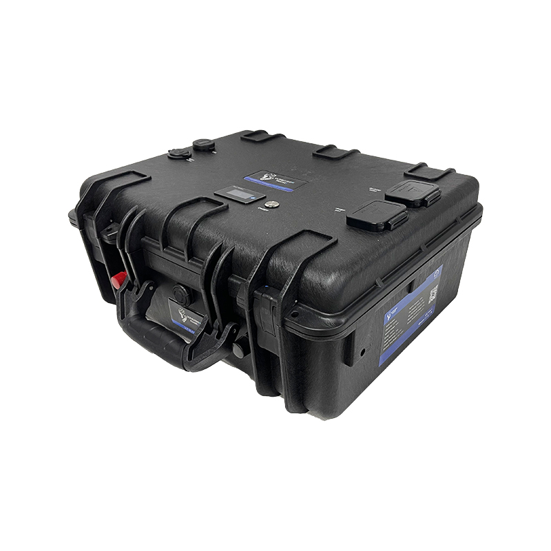 1 Batteria al litio 36V impermeabile Ultimatron da 38,4 V 100 Ah 3840 Wh LiFePO4 Smart BMS con Bluetooth Display LCD - immagine 1