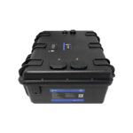 Batteria al litio 36V impermeabile Ultimatron da 38,4 V 100 Ah 3840 Wh LiFePO4 Smart BMS con Bluetooth Display LCD - immagine 8